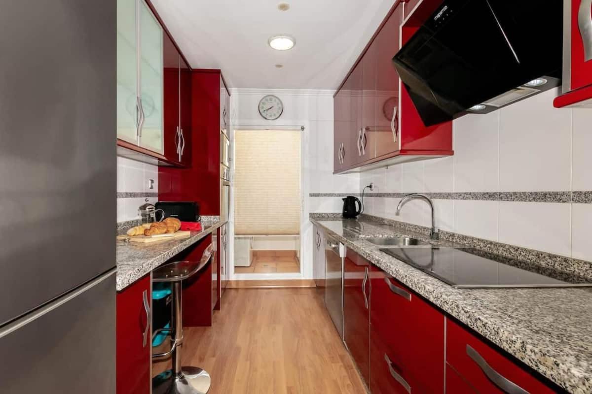 Апартаменты Stunning Penthouse In The Centre Of Нерха Экстерьер фото