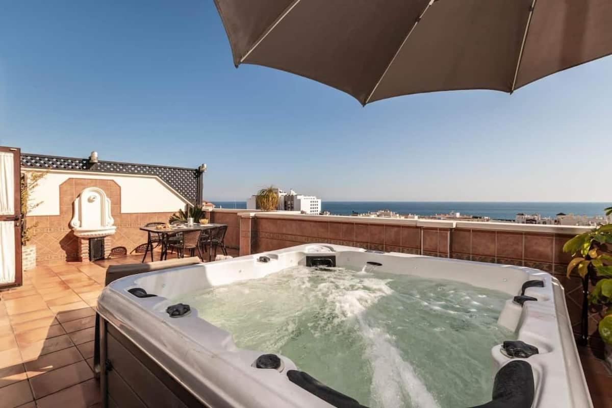 Апартаменты Stunning Penthouse In The Centre Of Нерха Экстерьер фото